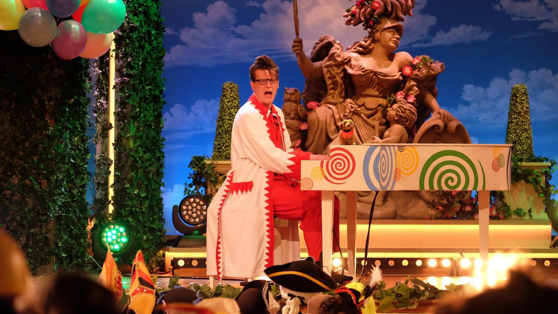 Stars-von-Fastnacht-in-Franken-am-M-nster-Kunst-und-Kultur-in-alten-Mauern-M-nchsteinach