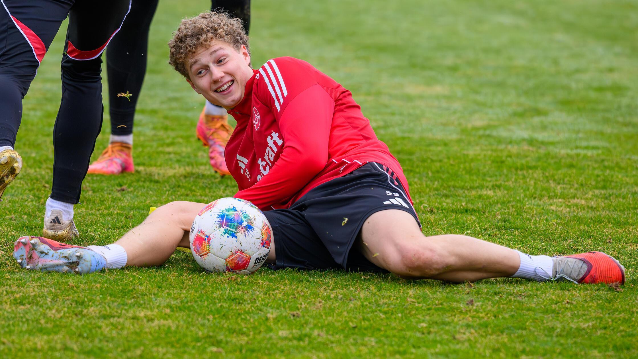 SV-Elversberg-als-Nervens-ge-Sorgt-ein-Startelf-Deb-tant-beim-Club-f-r-die-Trendwende-