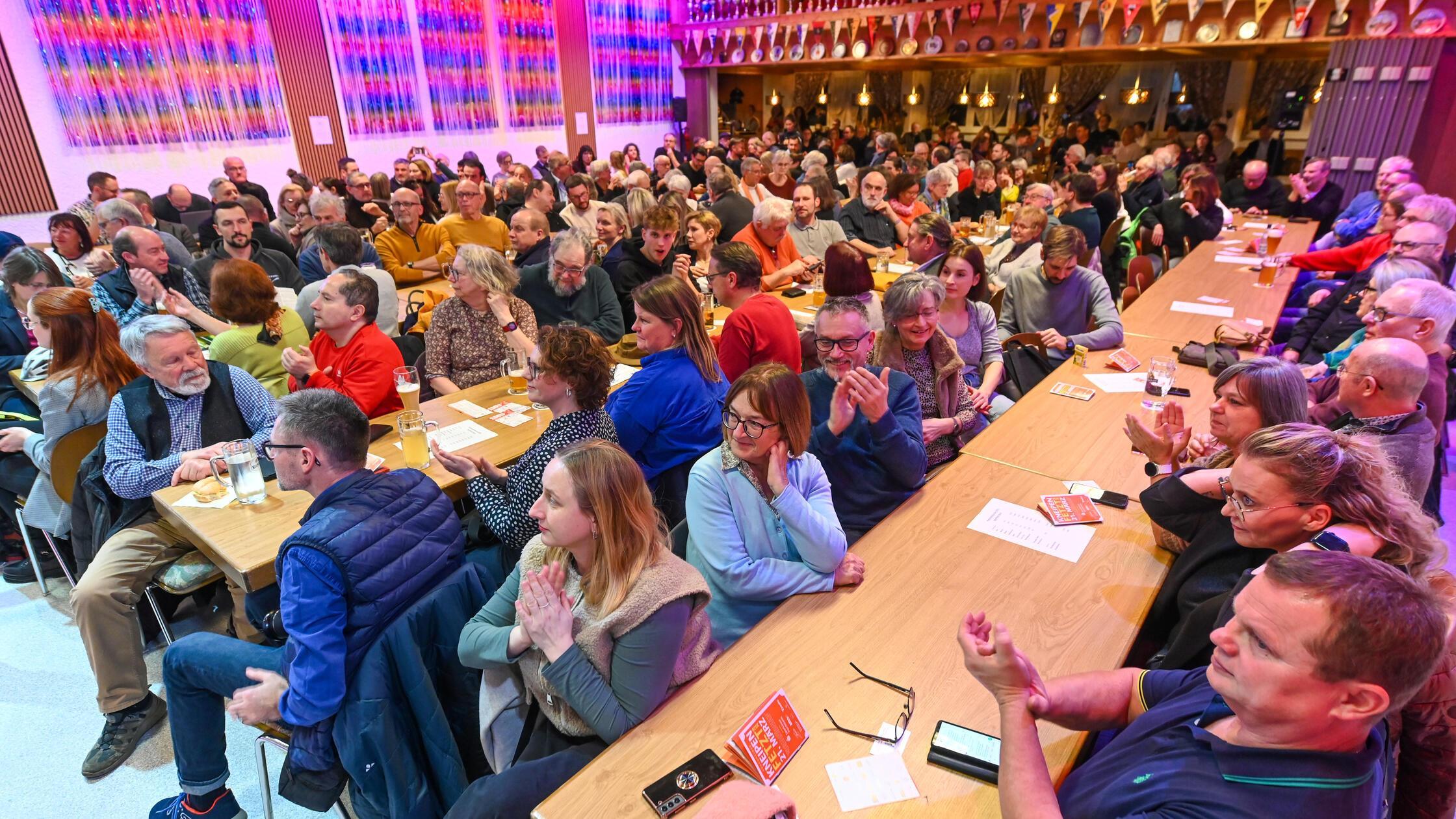 NN-Talk-zur-Oberb-rgermeisterwahl-Forchheim-2026-Das-sagen-die-G-ste-nach-der-Diskussion