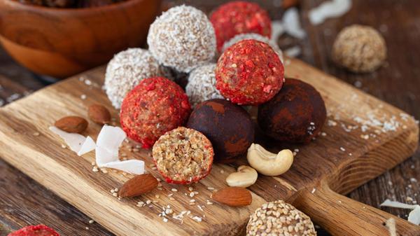Raw protein balls, bliss balls, Raw vegan protein