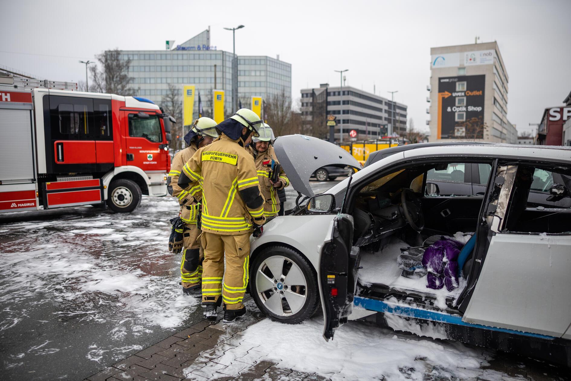 Wieso der Brand ausbrach, ist derzeit unklar.
