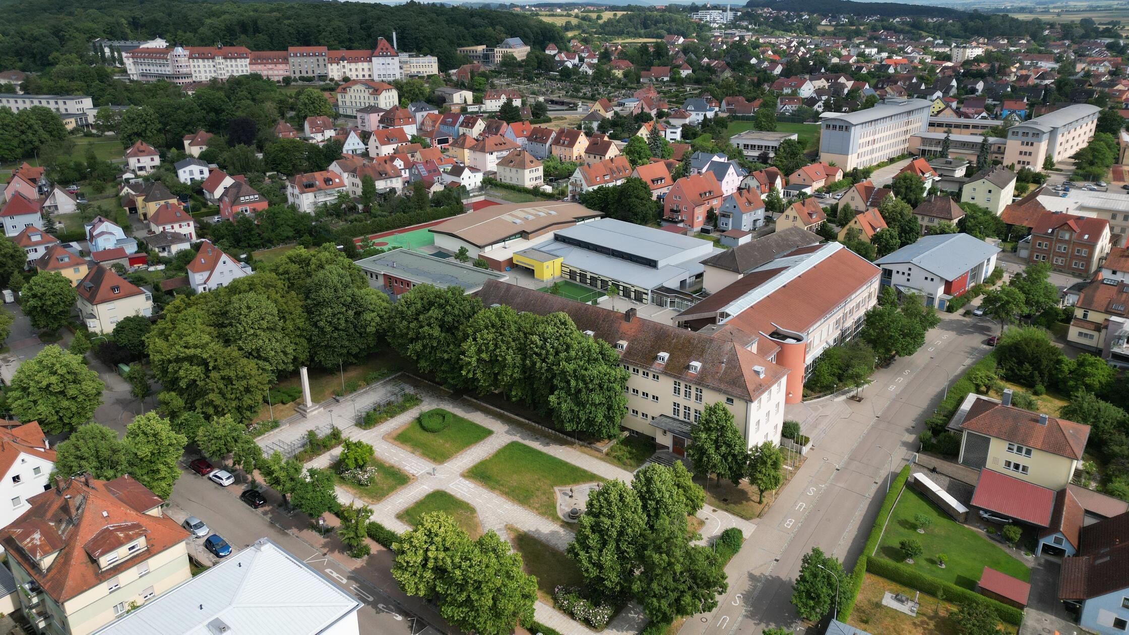 -Platz-der-Opfer-des-Faschismus-statt-Hindenburg-Gunzenh-user-Gr-ne-fordern-Umbenennung