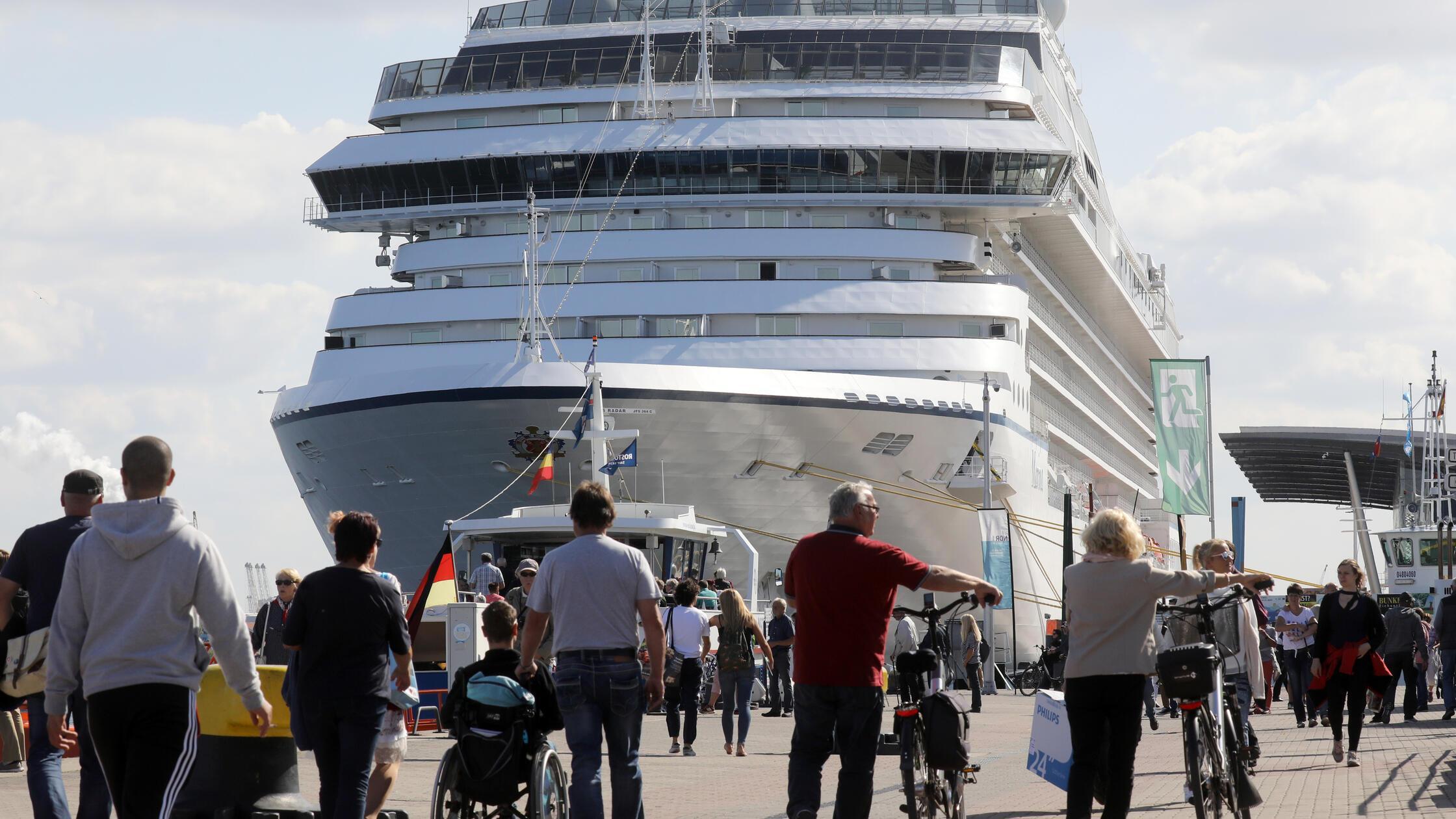 K-nftig-nur-noch-f-r-Erwachsene-Kreuzfahrt-Gigant-verbannt-Kinder-von-den-Schiffen