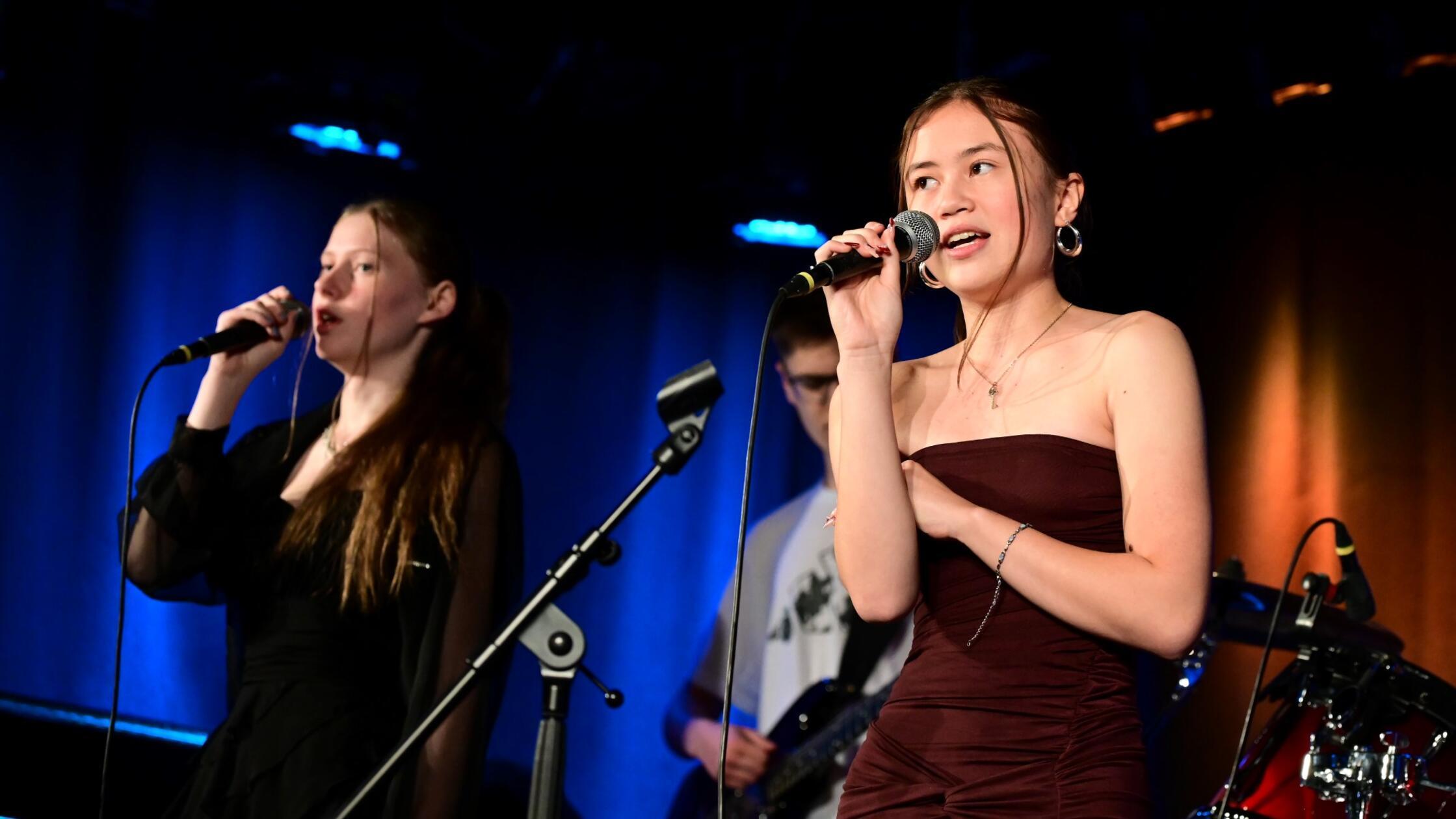 Offenes-Podium-beim-Jungen-Theater-Forchheim-Eine-S-ngerin-kam-sogar-aus-Australien