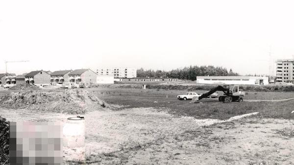 HANDOUT - 22.12.2025, Bayern, Fürth: Das von der P