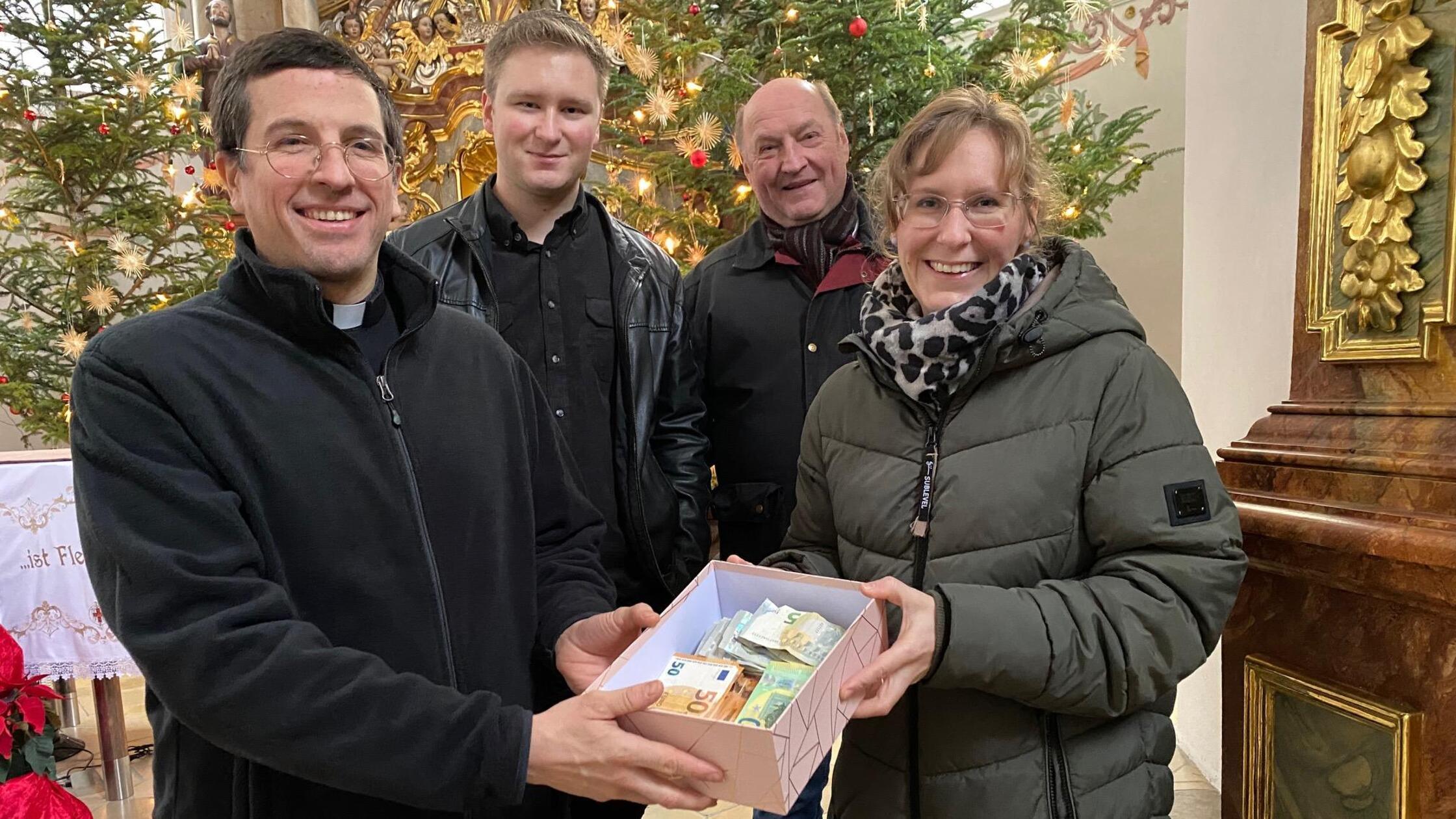 Die Wallfahrtskirche Maria Hilf in Neumarkt lud zum Friedensgebet - und sammelte 4500 Euro
