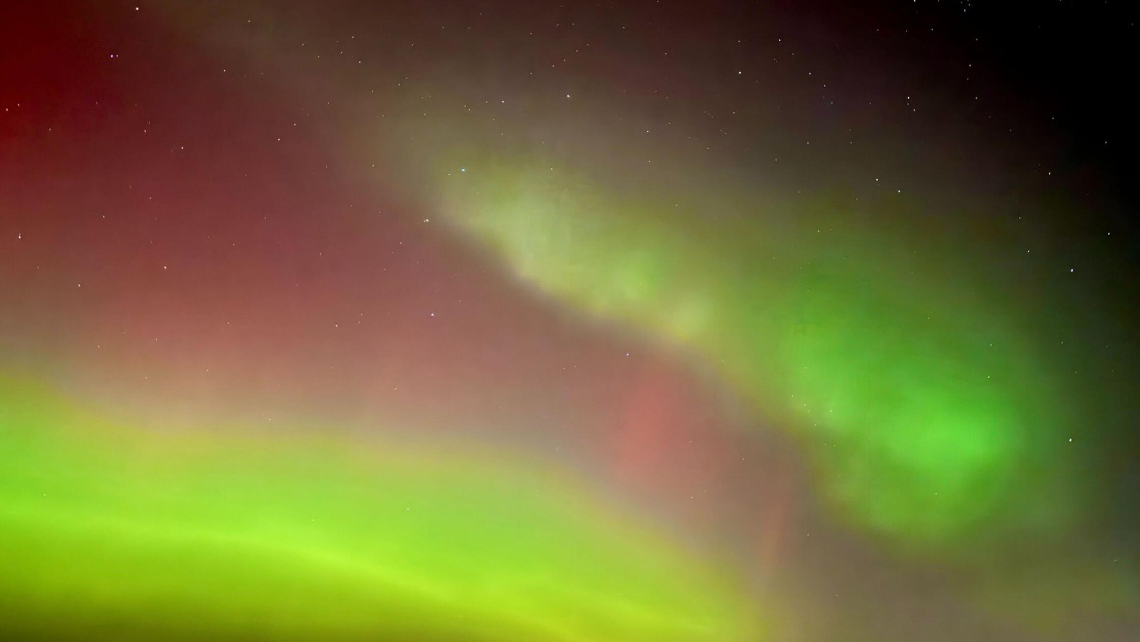 Leuchtender-Himmel-Polarlichter-ber-Deutschland-zu-sehen
