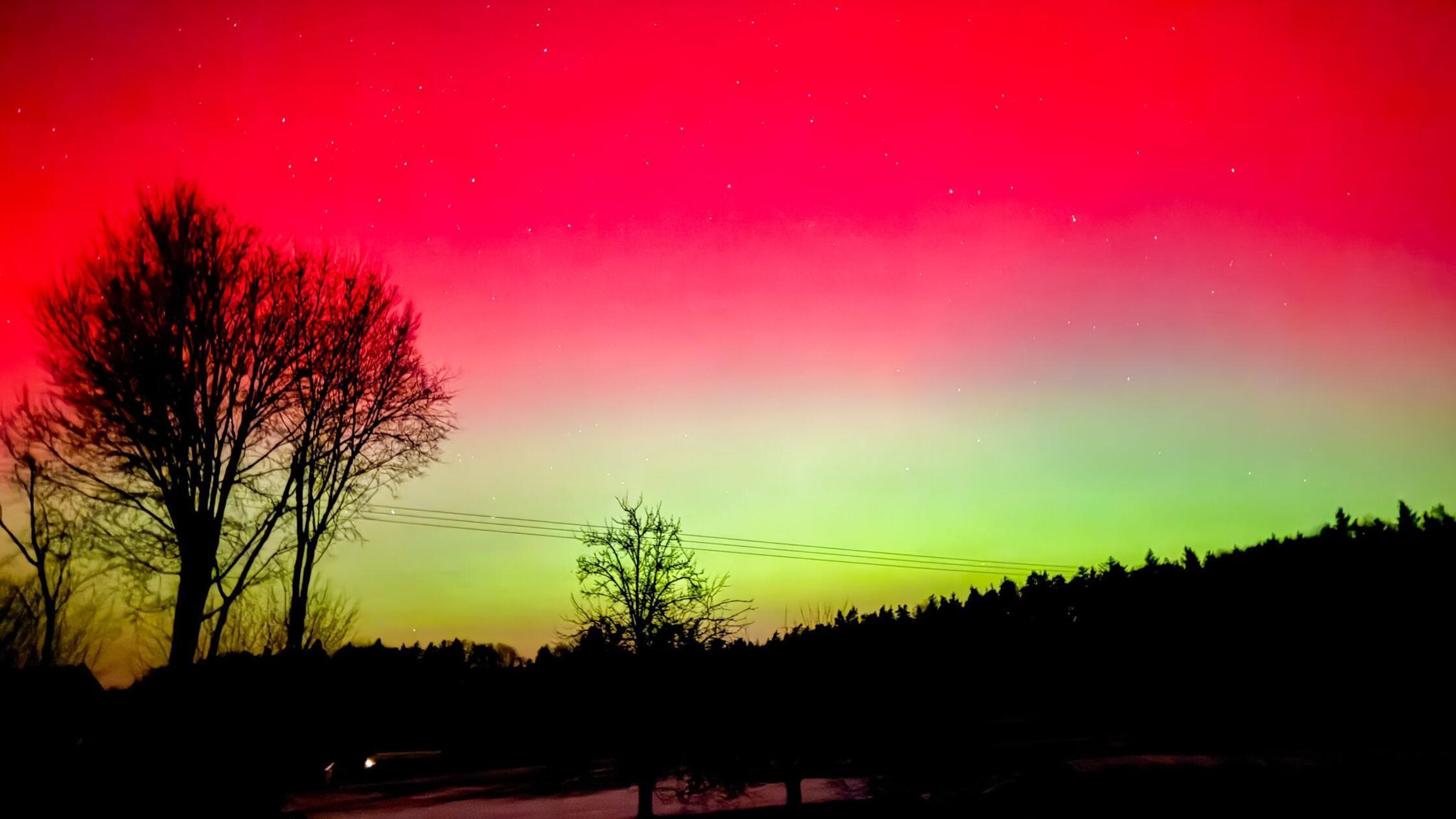 Magischer-Himmel-Polarlichter-in-Stadt-und-Landkreis-Forchheim