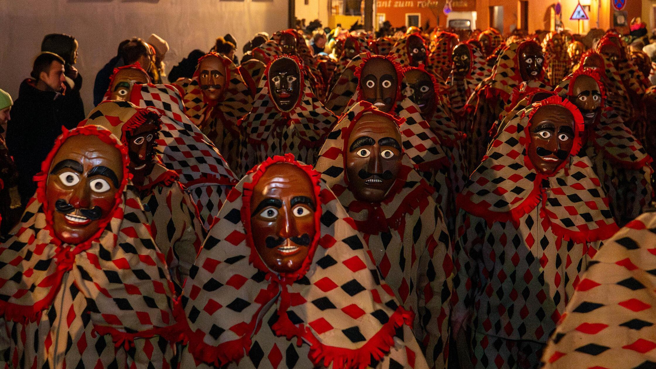 Die Spalter Fleckli unterwegs in der Innenstadt. S