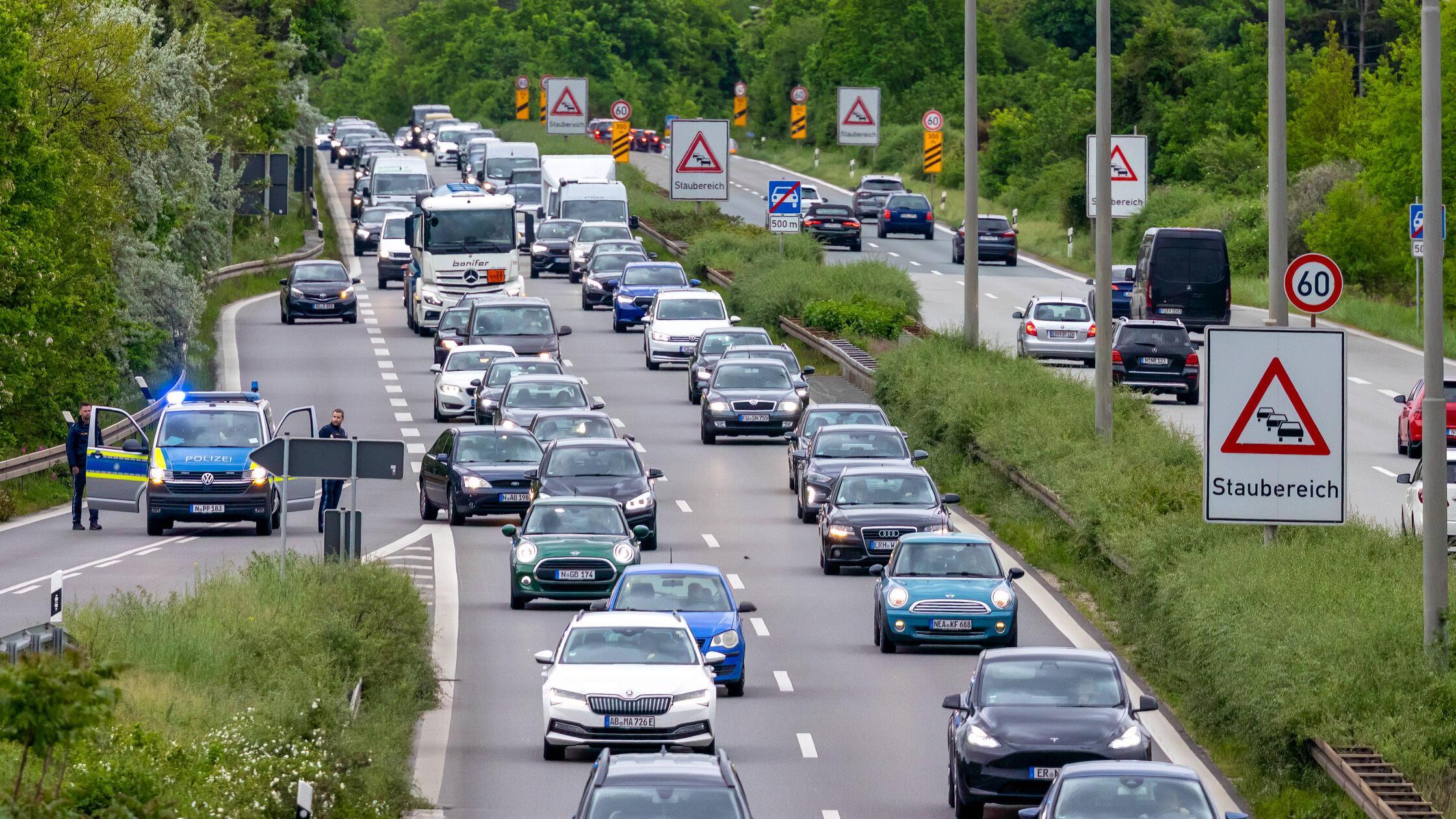 Stau-und-Rushhour-So-viel-Zeit-brauchen-Autofahrer-in-N-rnberg-F-rth-und-Erlangen