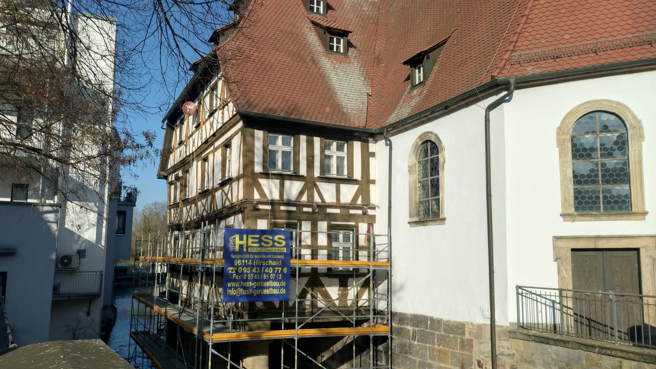 Pl-tzlich-ein-Ger-st-am-Katharinenspital-in-Forchheim-Was-ist-dort-jetzt-geplant-