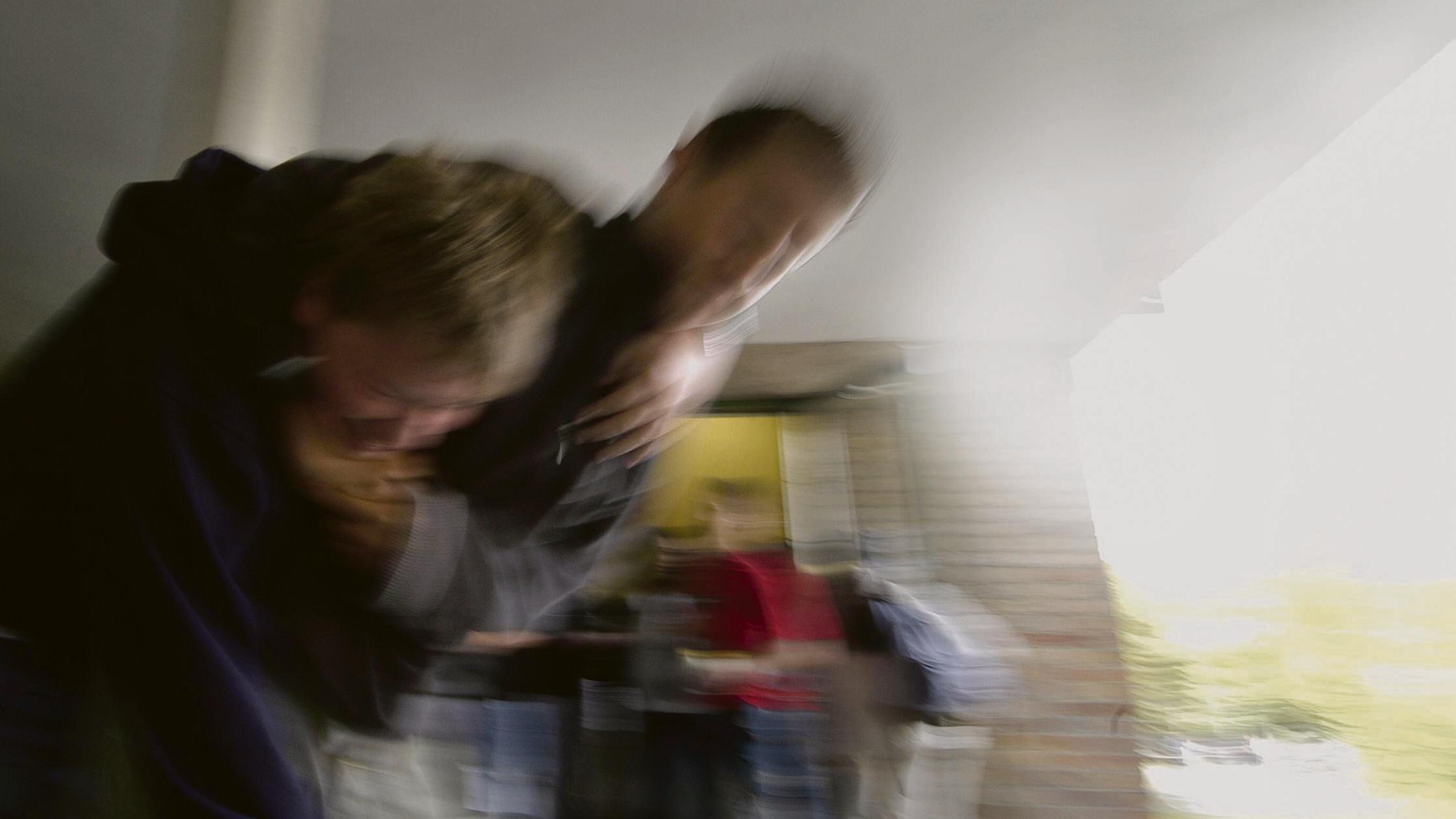 15-J-hriger-sticht-mit-Bastelschere-zu-Streit-unter-Sch-lern-in-Rednitzhembach-eskaliert