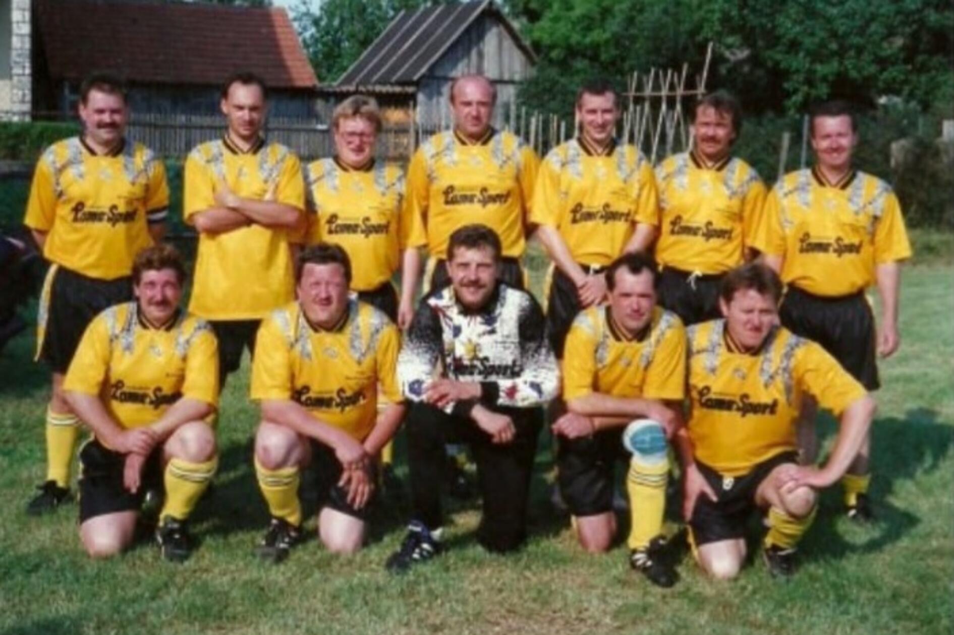 TSV Ammerndorf 1924 eV 2 1989 beim Auswärtsspiel bei Cobra Wicklesgreuth. Loma Sport Laufamholz treffsicher beim Danebenliegen. - 2 Stimmen