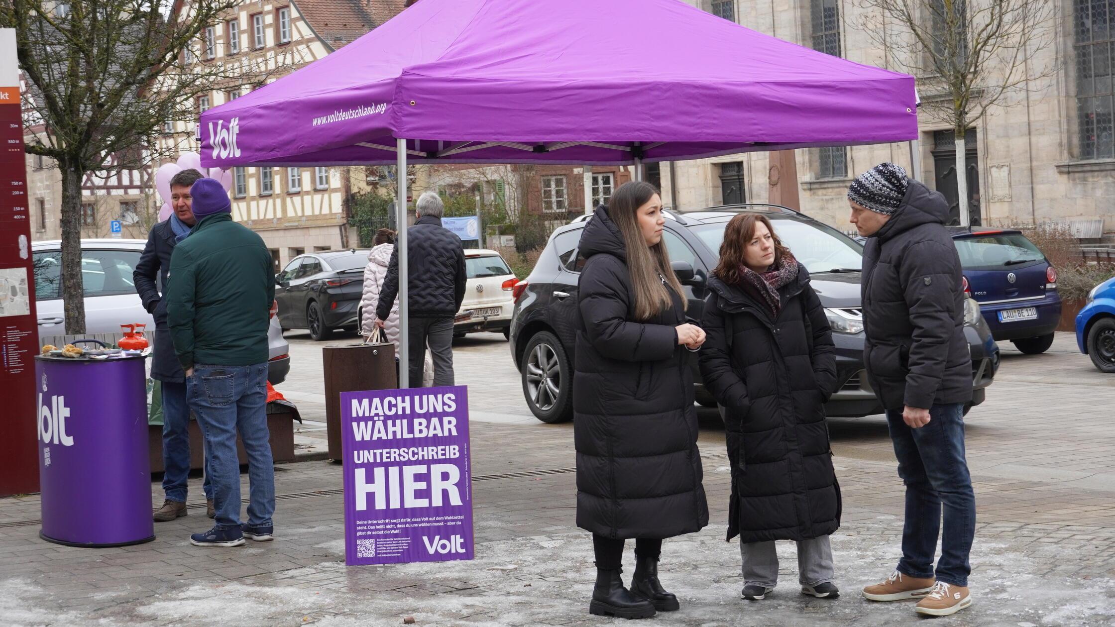 Nun-stehen-alle-Kandidaten-fest-Volt-hat-es-in-Altdorf-spannend-gemacht