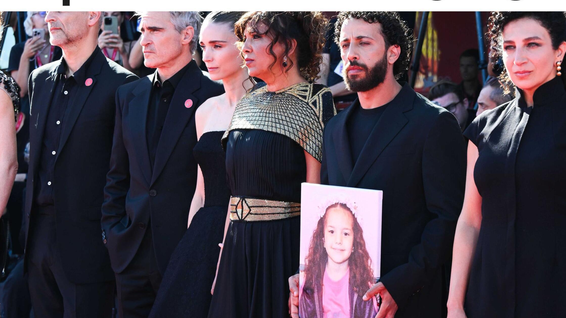 https://images.nordbayern.de/image/contentid/policy:1.14978288:1769061762/James_Wilson_lr_Joaquin_Phoenix_Rooney_Mara_.jpg?%24p%24f%24h%24m%24w=fe30598&f=16%3A9&h=338&m=FIT&w=600