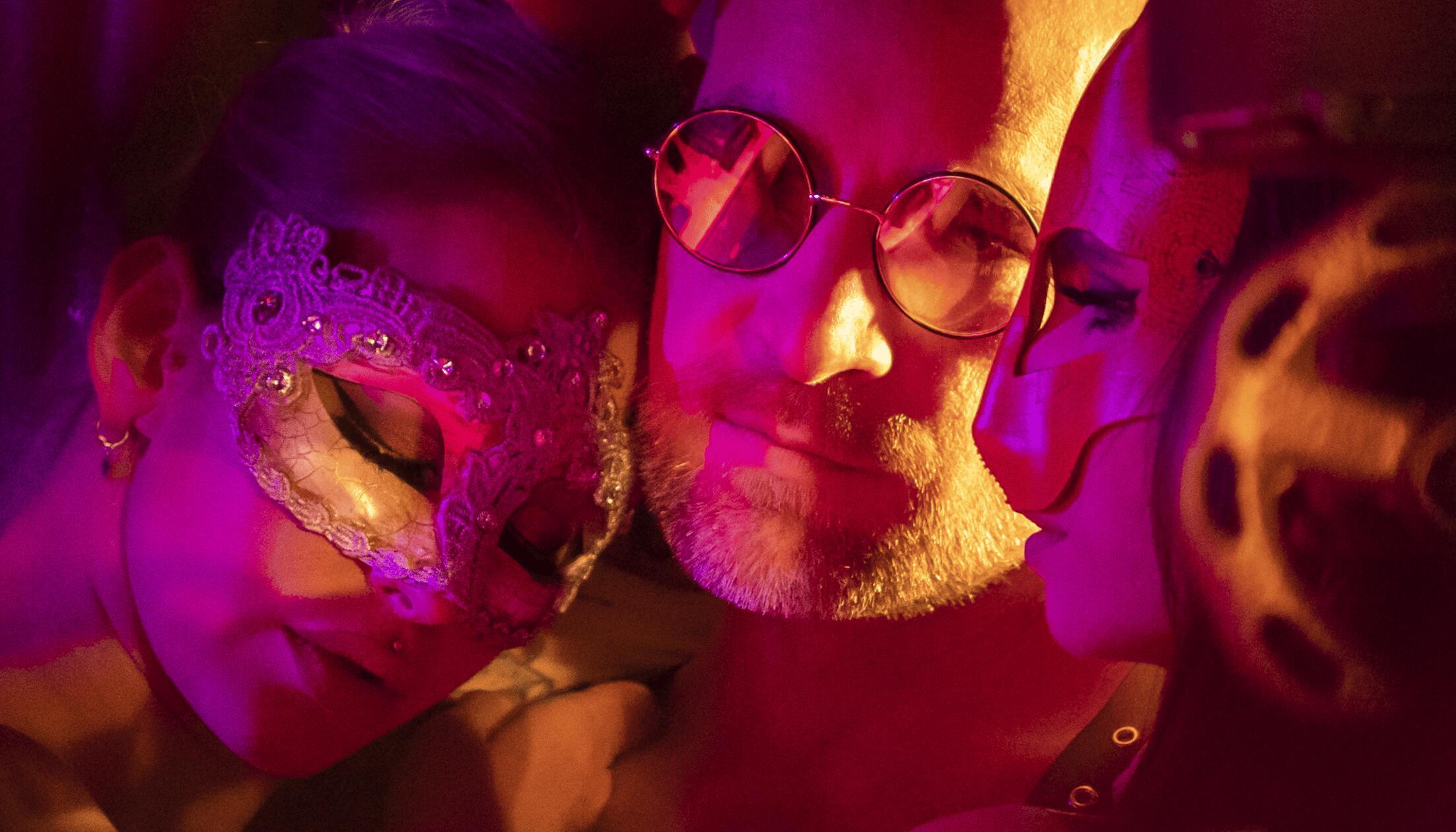 Ella-aus-N-rnberg-liebt-Kinky-Partys-So-hat-sie-die-Premiere-in-der-Rakete-erlebt