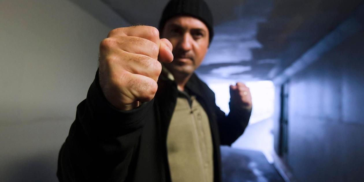 Took off his T-shirt, removed his necklace and shouted: 24-year-old from ...