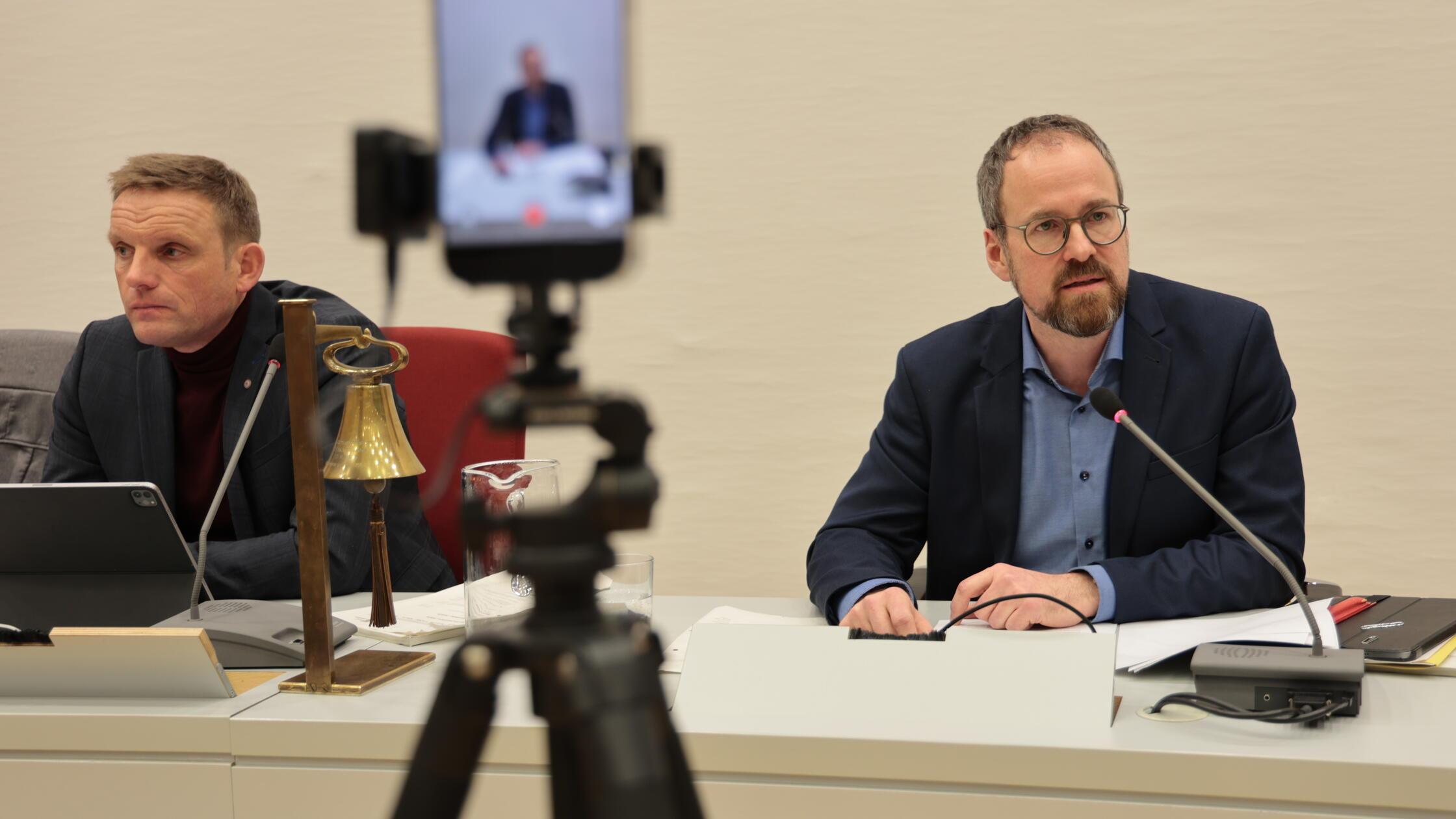 -F-hle-mich-ordentlich-verarscht-CSU-w-tend-wegen-Haushalts-Deal-des-Erlanger-OBs-Janik