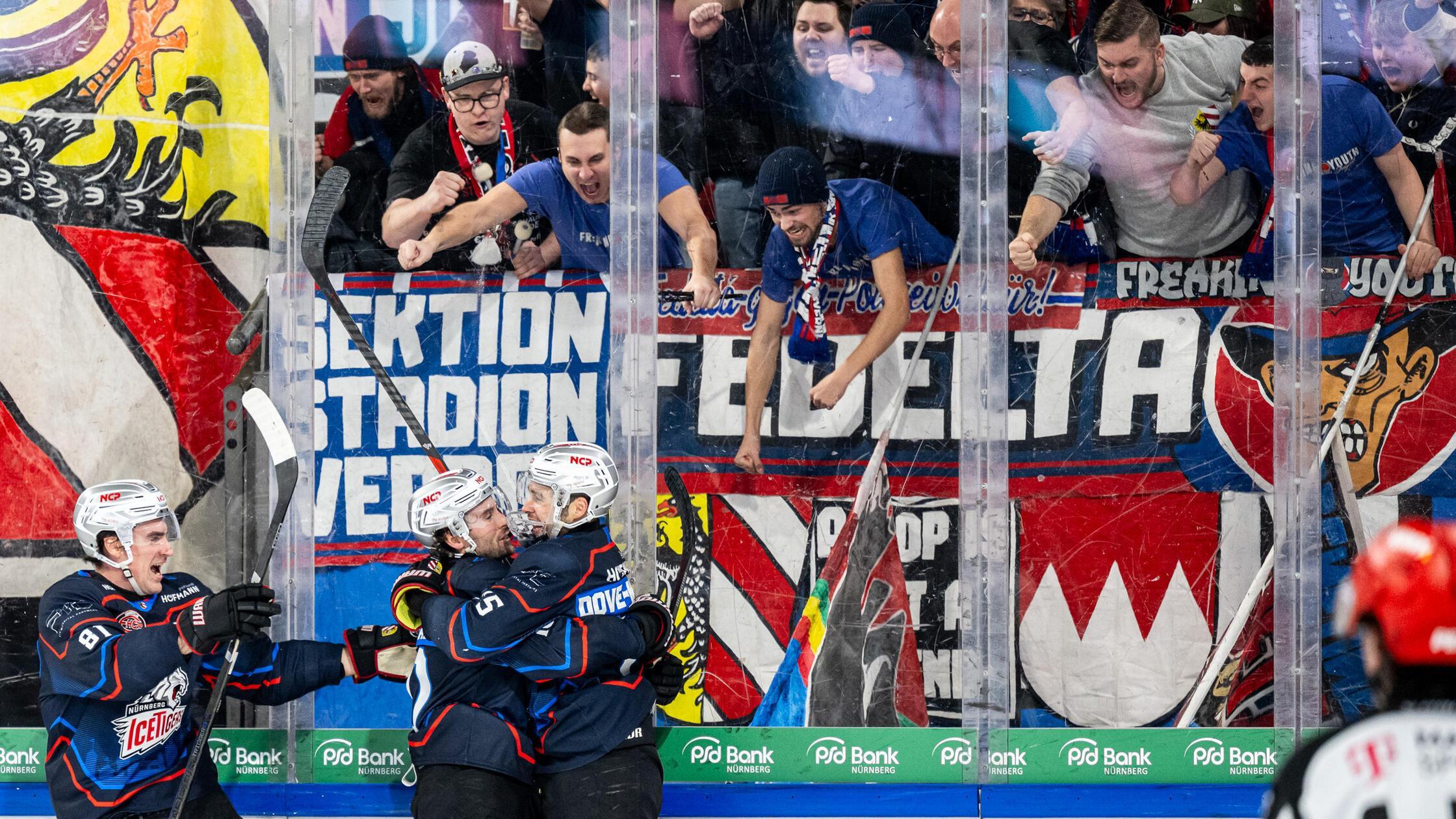 Viele-Fans-viele-Sch-sse-ein-wichtiger-Derbysieg-Ice-Tigers-halten-Panther-auf-Distanz