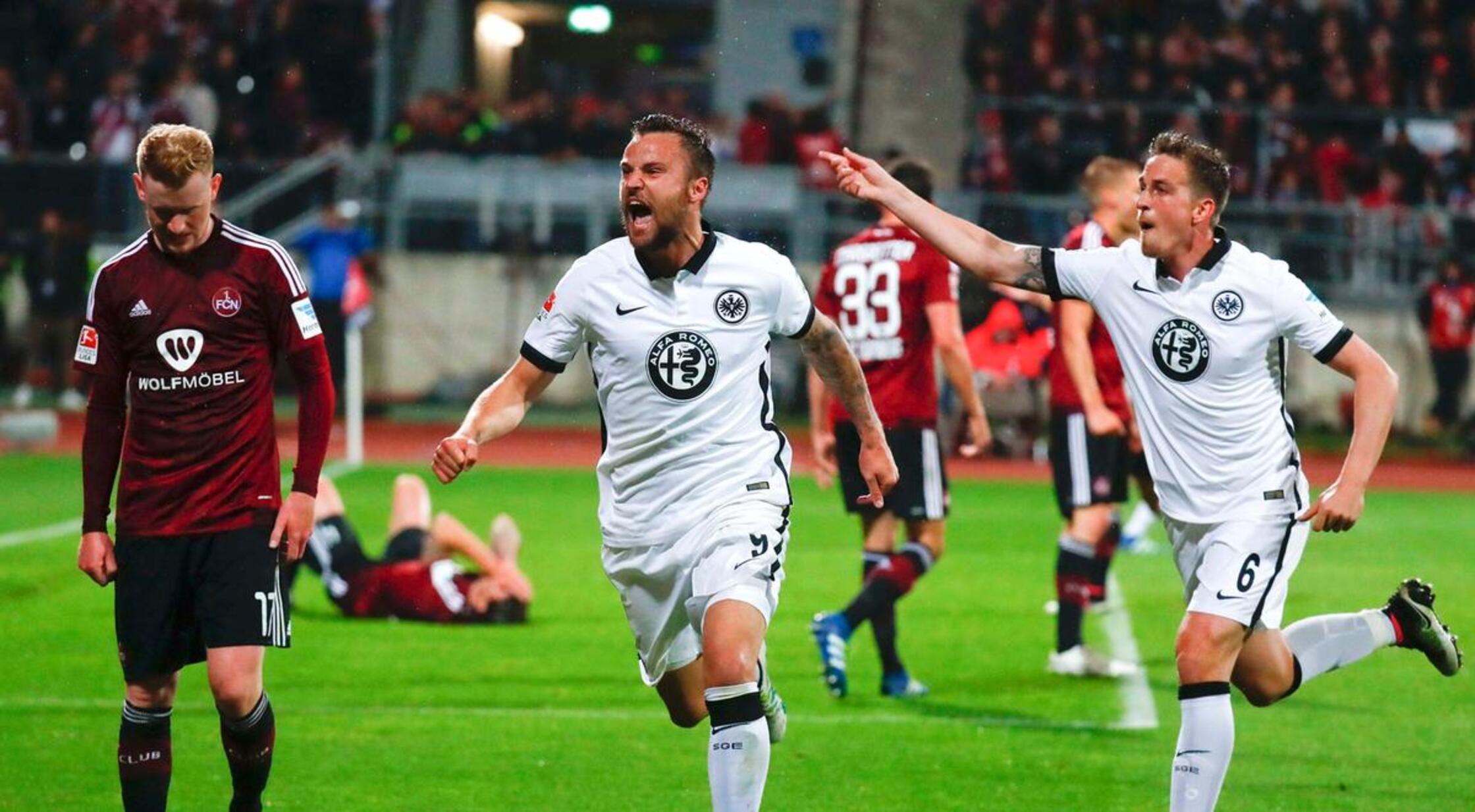 Am 23. Mai hätte der 1. FCN in die erste Bundesliga aufsteigen können, scheitert dann aber mit 0:1 am Gegner Eintracht Frankfurt. Es wäre der achte Aufstieg für den Club gewesen.
