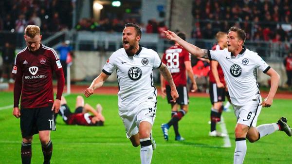 Am 23. Mai hätte der 1. FCN in die erste Bundesliga aufsteigen können, scheitert dann aber mit 0:1 am Gegner Eintracht Frankfurt. Es wäre der achte Aufstieg für den Club gewesen.
