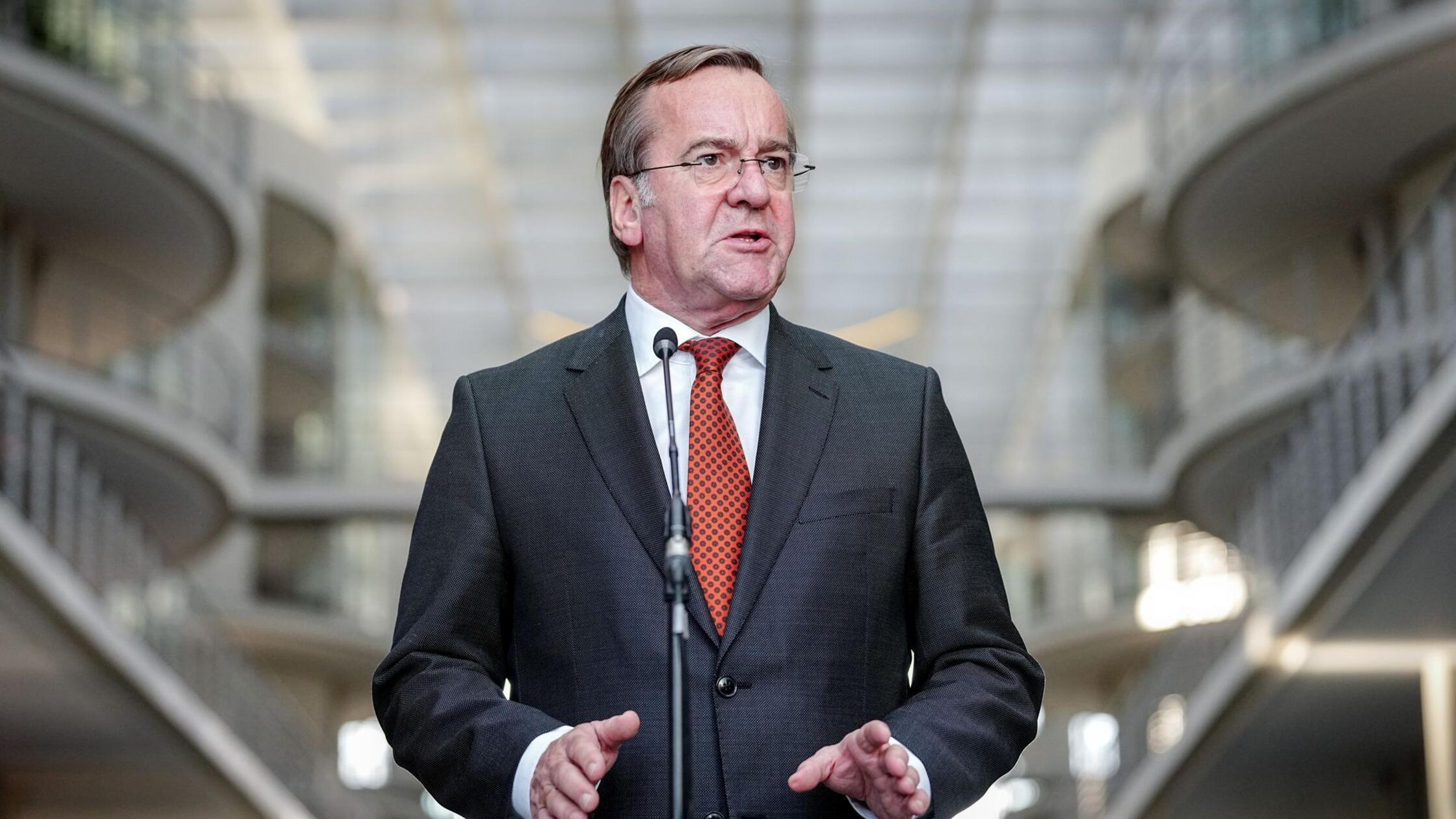 Pistorius-verteidigt-Bundeswehr-gegen-Trumps-Nato-Kritik