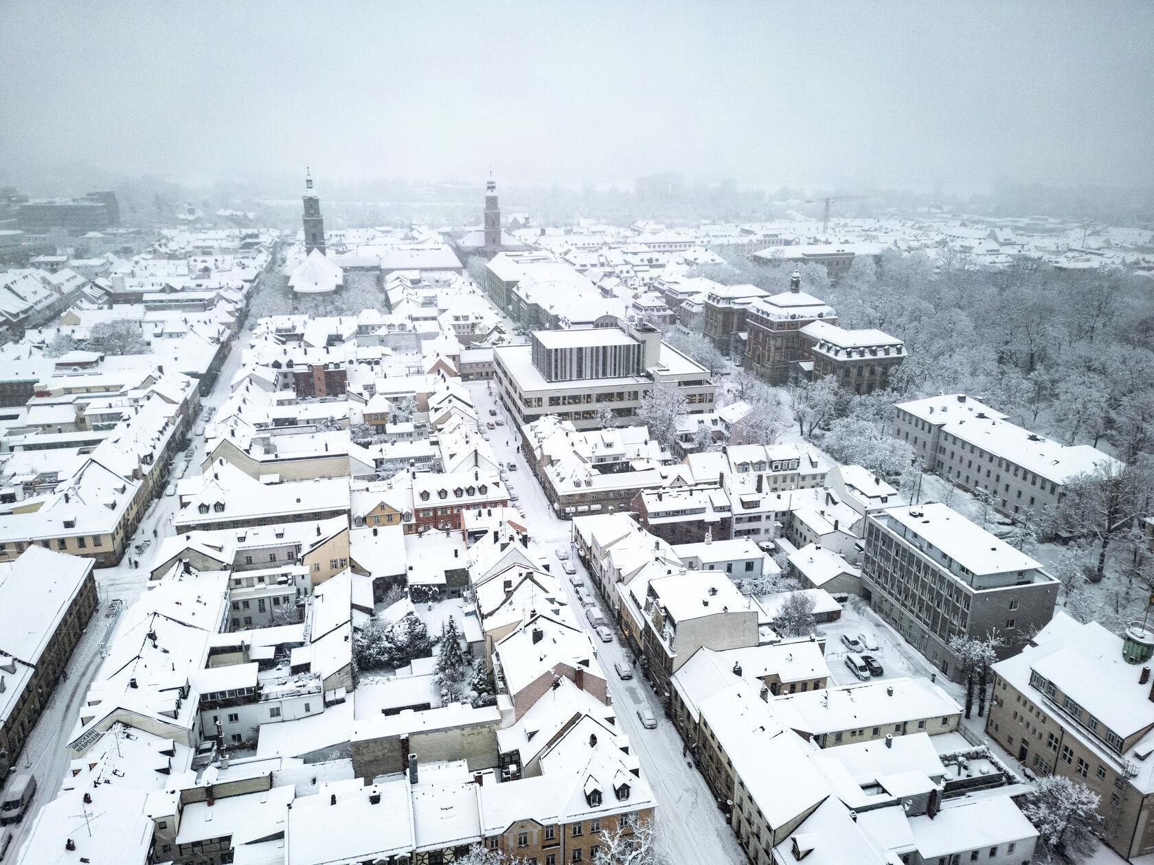 Auch Erlangen hat sich in ein winterliches Postkartenmotiv verwandelt.