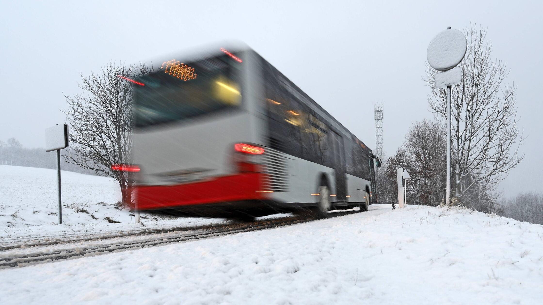 -ber-20-Zentimeter-Schnee-Diese-Busse-fallen-im-Landkreis-ERH-aus