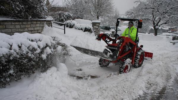 Unser Mitarbeiter Thomas Weichert hat den Schnee-Montag in Gößweinstein mit der Kamera festgehalten.