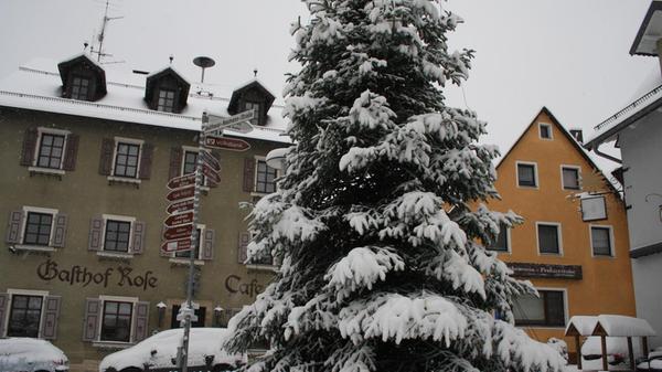Unser Mitarbeiter Thomas Weichert hat den Schnee-Montag in Gößweinstein mit der Kamera festgehalten.