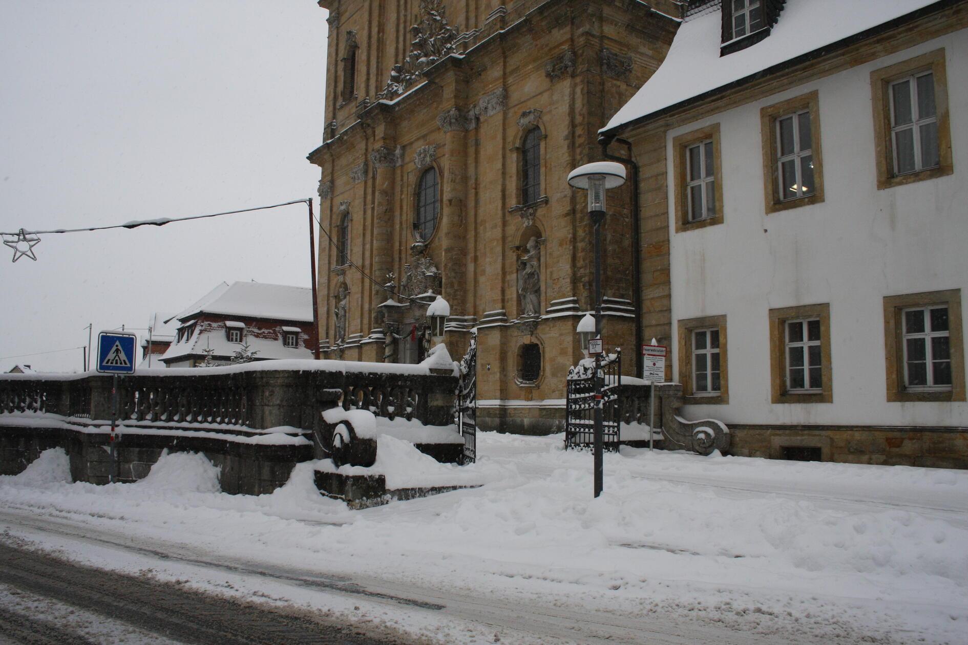Unser Mitarbeiter Thomas Weichert hat den Schnee-Montag in Gößweinstein mit der Kamera festgehalten.