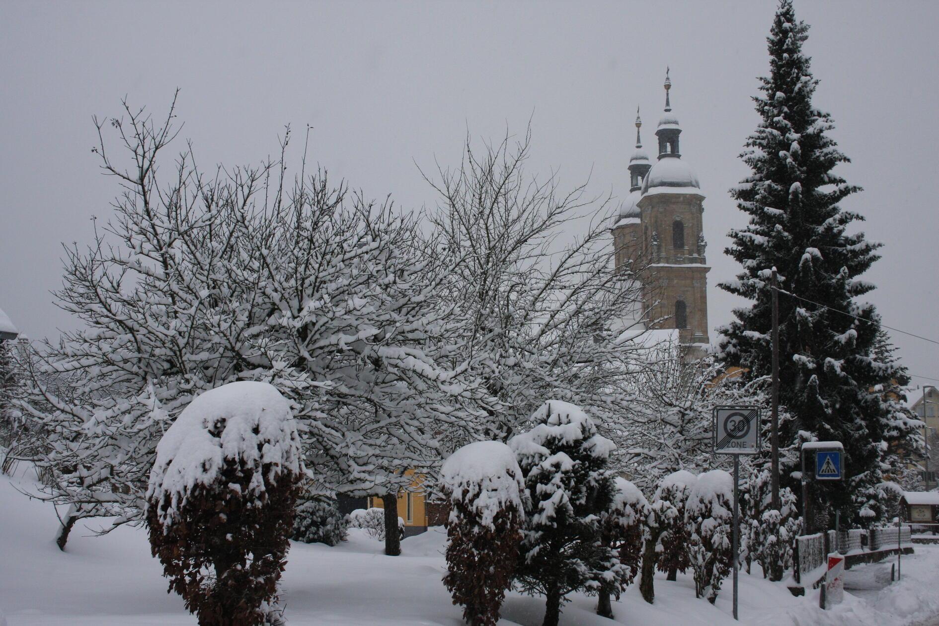 Unser Mitarbeiter Thomas Weichert hat den Schnee-Montag in Gößweinstein mit der Kamera festgehalten.
