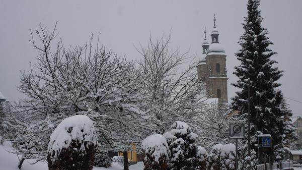 Unser Mitarbeiter Thomas Weichert hat den Schnee-Montag in Gößweinstein mit der Kamera festgehalten.