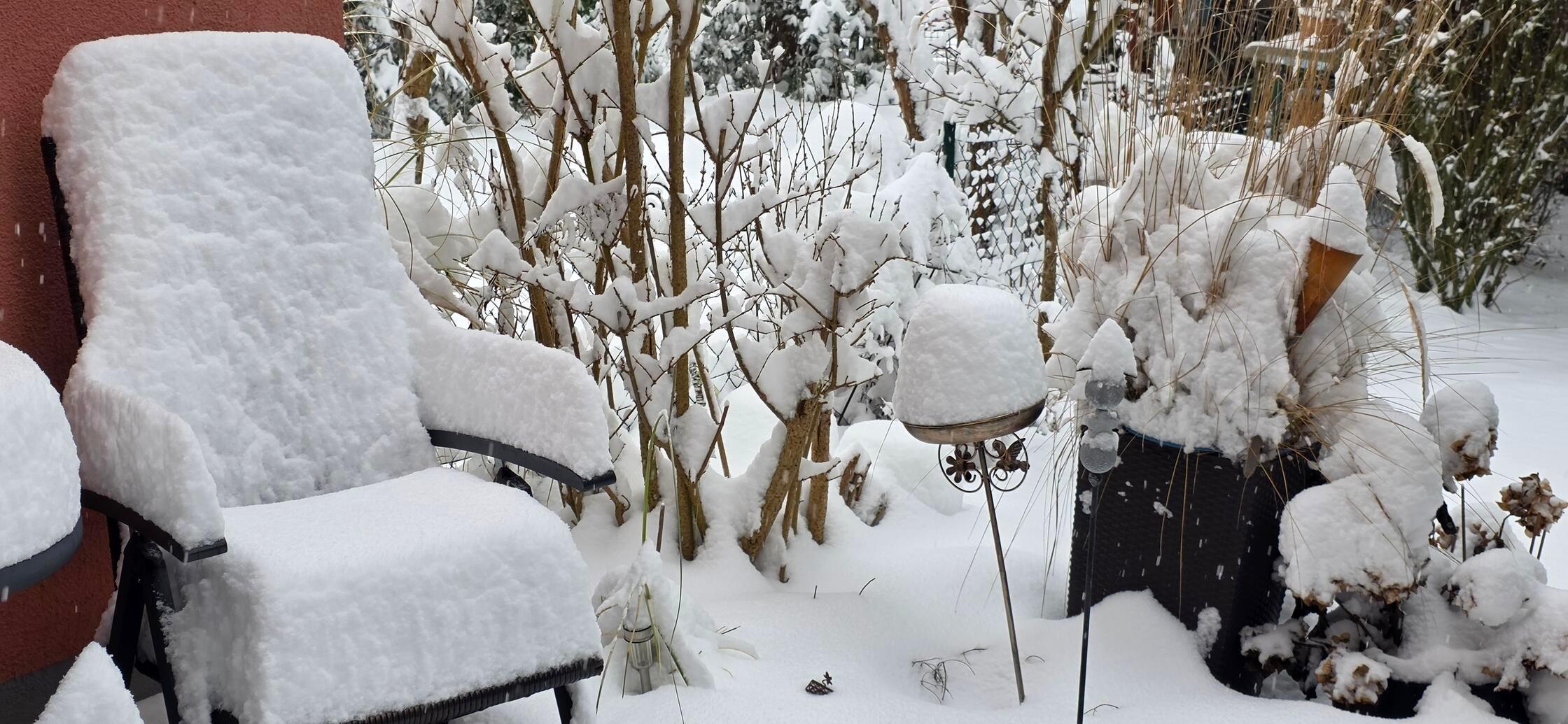 Unsere Leserin Susanne Seider hat diese Schneefotos vom Kennedy-Ring in Forchheim geschickt.