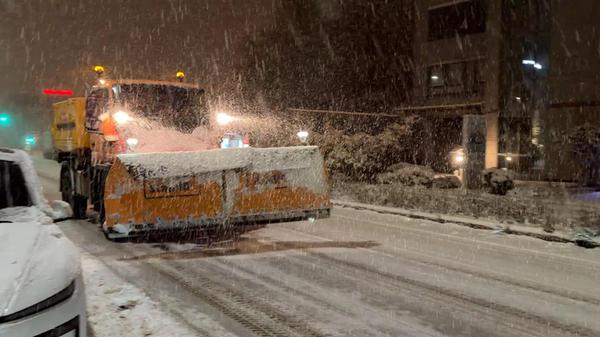 Am Sonntag (25.02.2026) meldet sich der Winter auc