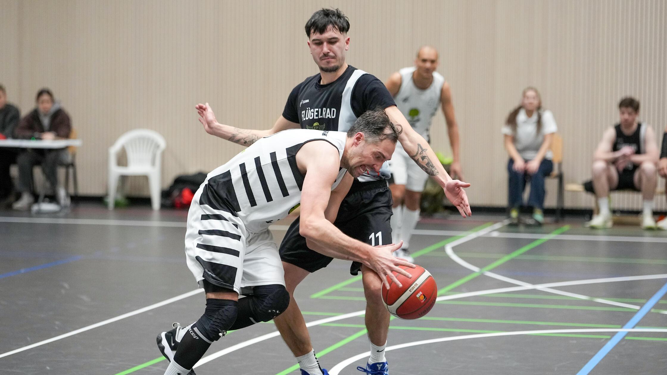 Erfahrener-Trainer-gegen-junge-Trainerin-TV-48-Schwabach-besiegt-ESV-Fl-gelrad-N-rnberg