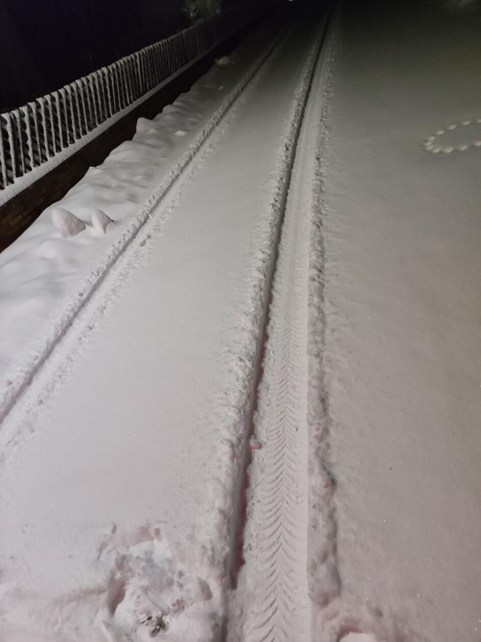 In Neumarkt und Umgebung liegt Schnee so weit das Auge reicht.