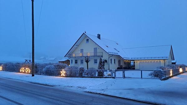 In Neumarkt und Umgebung liegt Schnee so weit das Auge reicht.