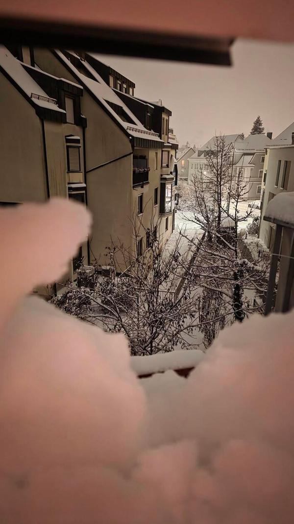 In Neumarkt und Umgebung liegt Schnee so weit das Auge reicht.
