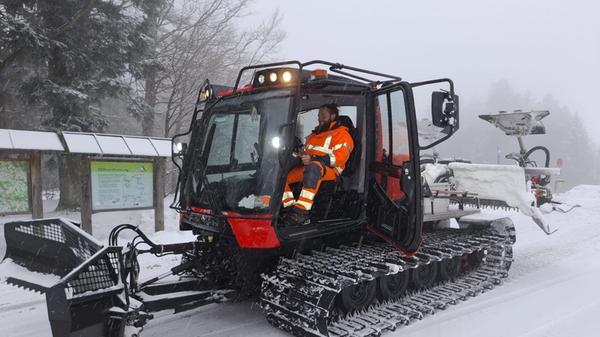 In Neumarkt und Umgebung liegt Schnee so weit das Auge reicht.