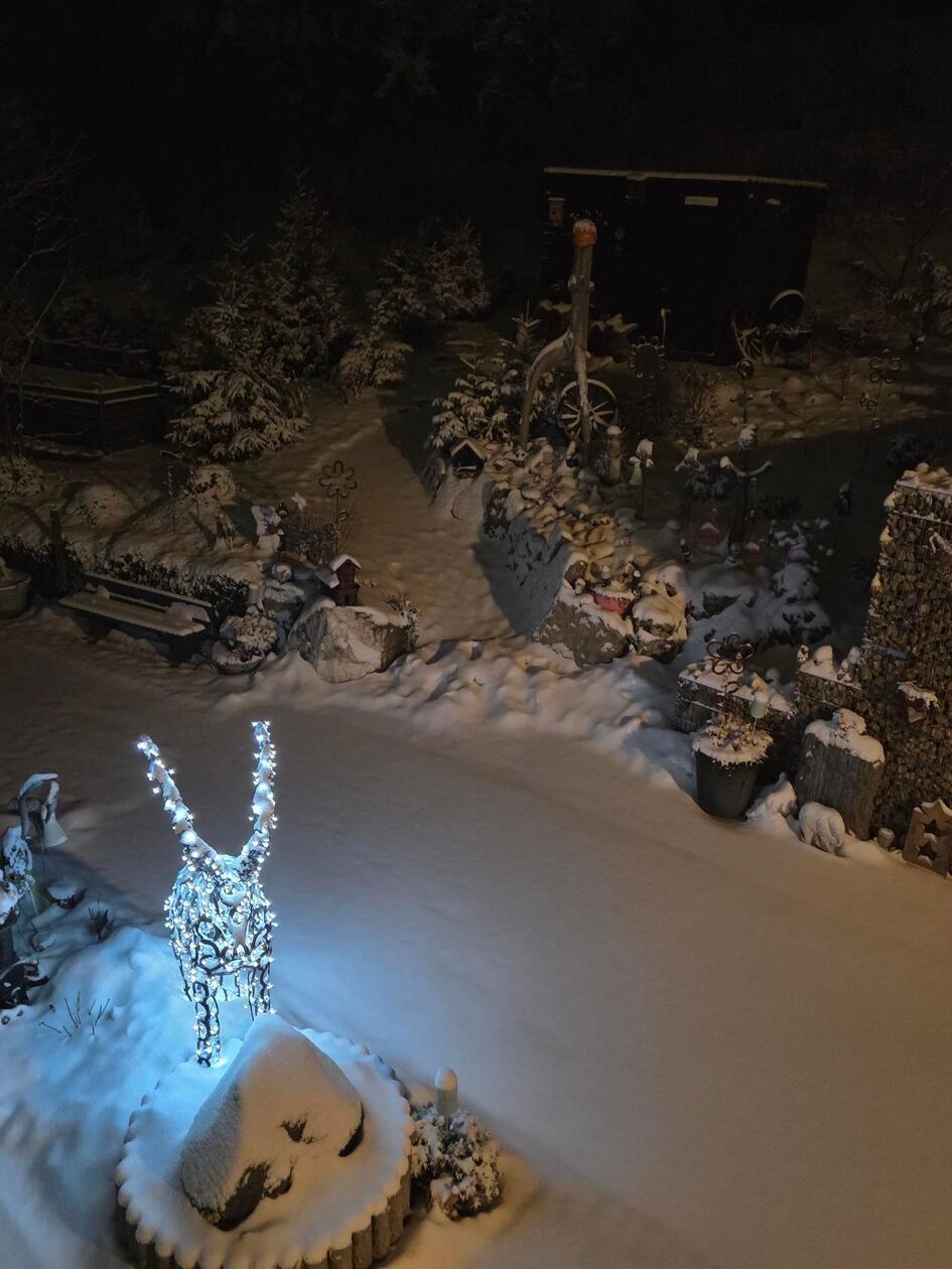 In Neumarkt und Umgebung liegt Schnee so weit das Auge reicht.