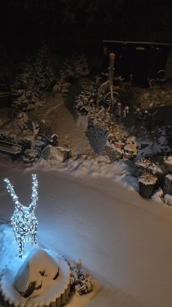 In Neumarkt und Umgebung liegt Schnee so weit das Auge reicht.
