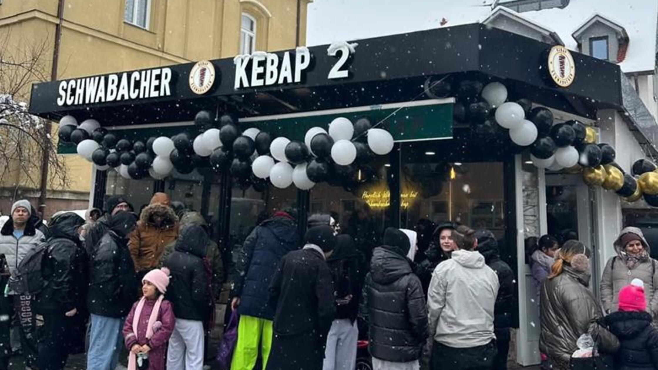 -Schlange-h-rt-einfach-nicht-mehr-auf-Schwabacher-Kebap-er-ffnet-zweite-Filiale