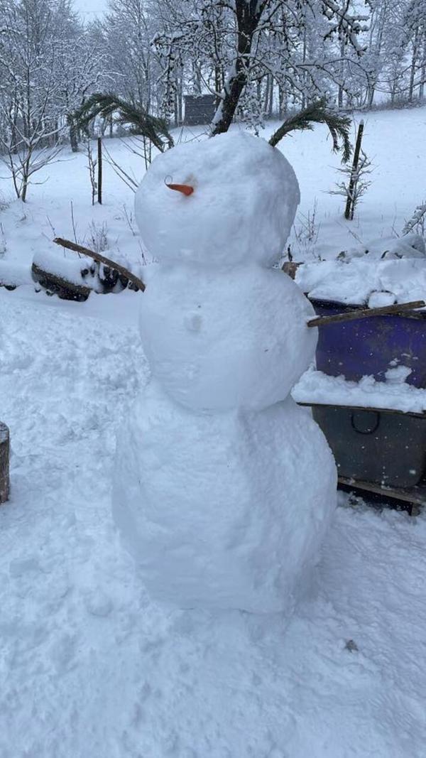 In Neumarkt und Umgebung liegt Schnee so weit das Auge reicht.