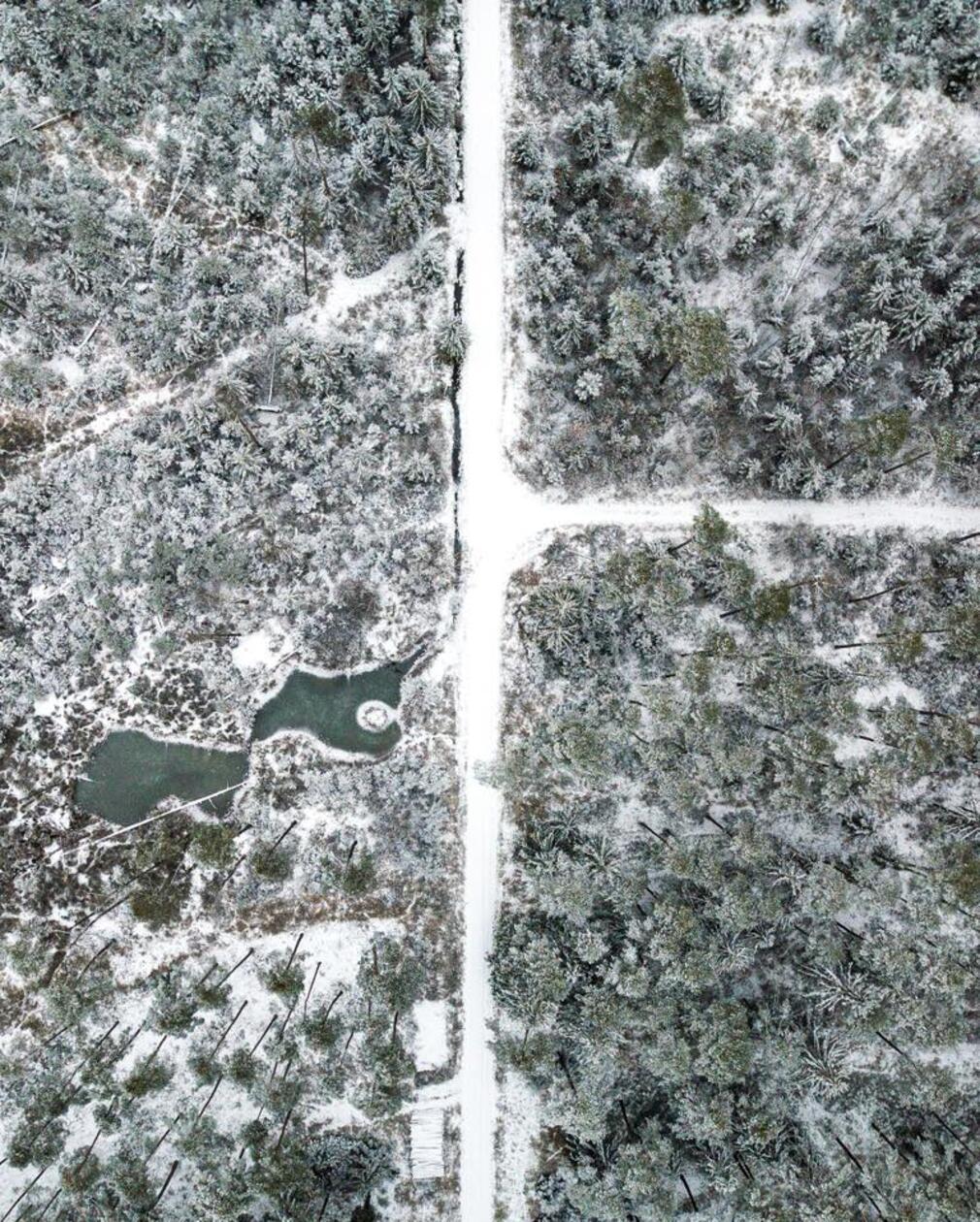 In Neumarkt und Umgebung liegt Schnee so weit das Auge reicht.