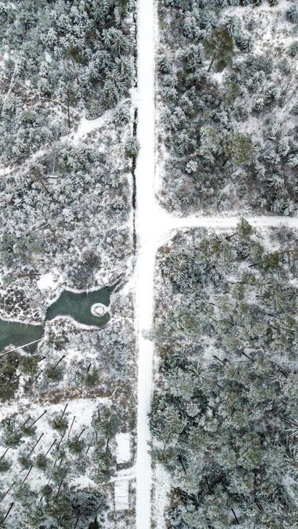 In Neumarkt und Umgebung liegt Schnee so weit das Auge reicht.