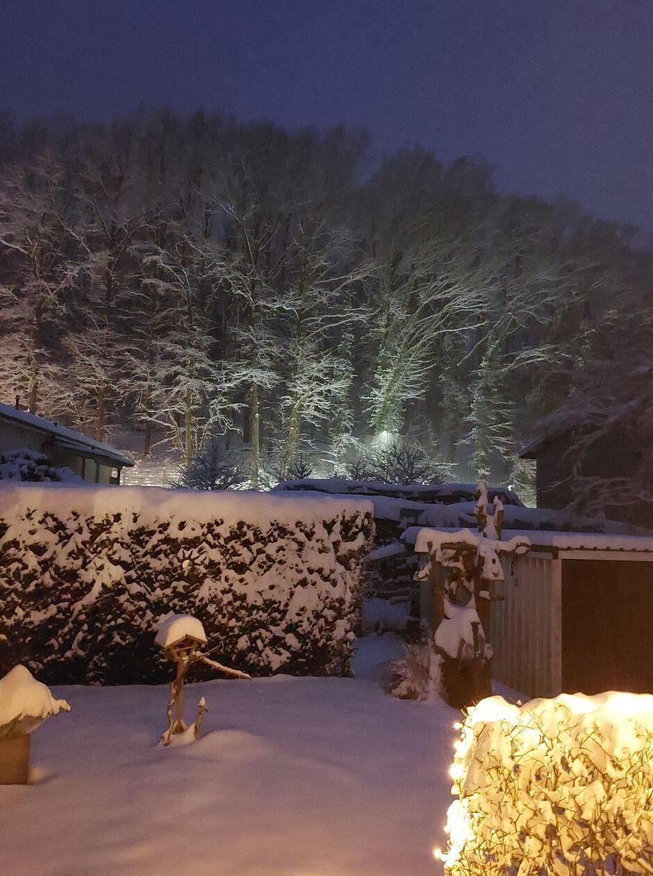 In Neumarkt und Umgebung liegt Schnee so weit das Auge reicht.