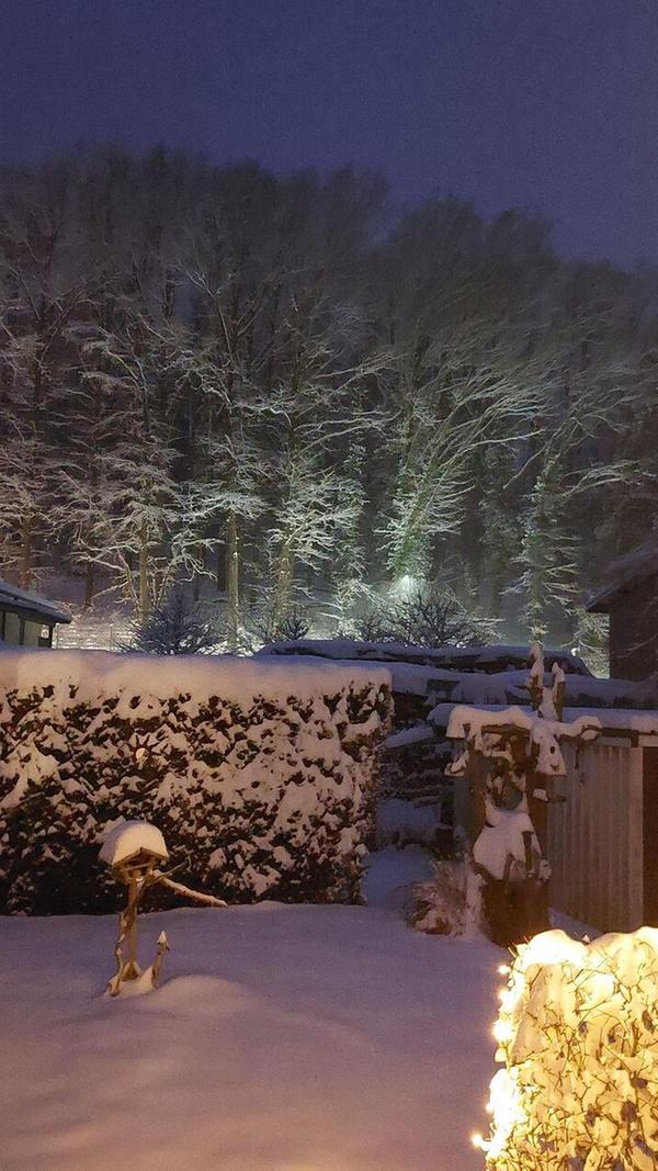 In Neumarkt und Umgebung liegt Schnee so weit das Auge reicht.
