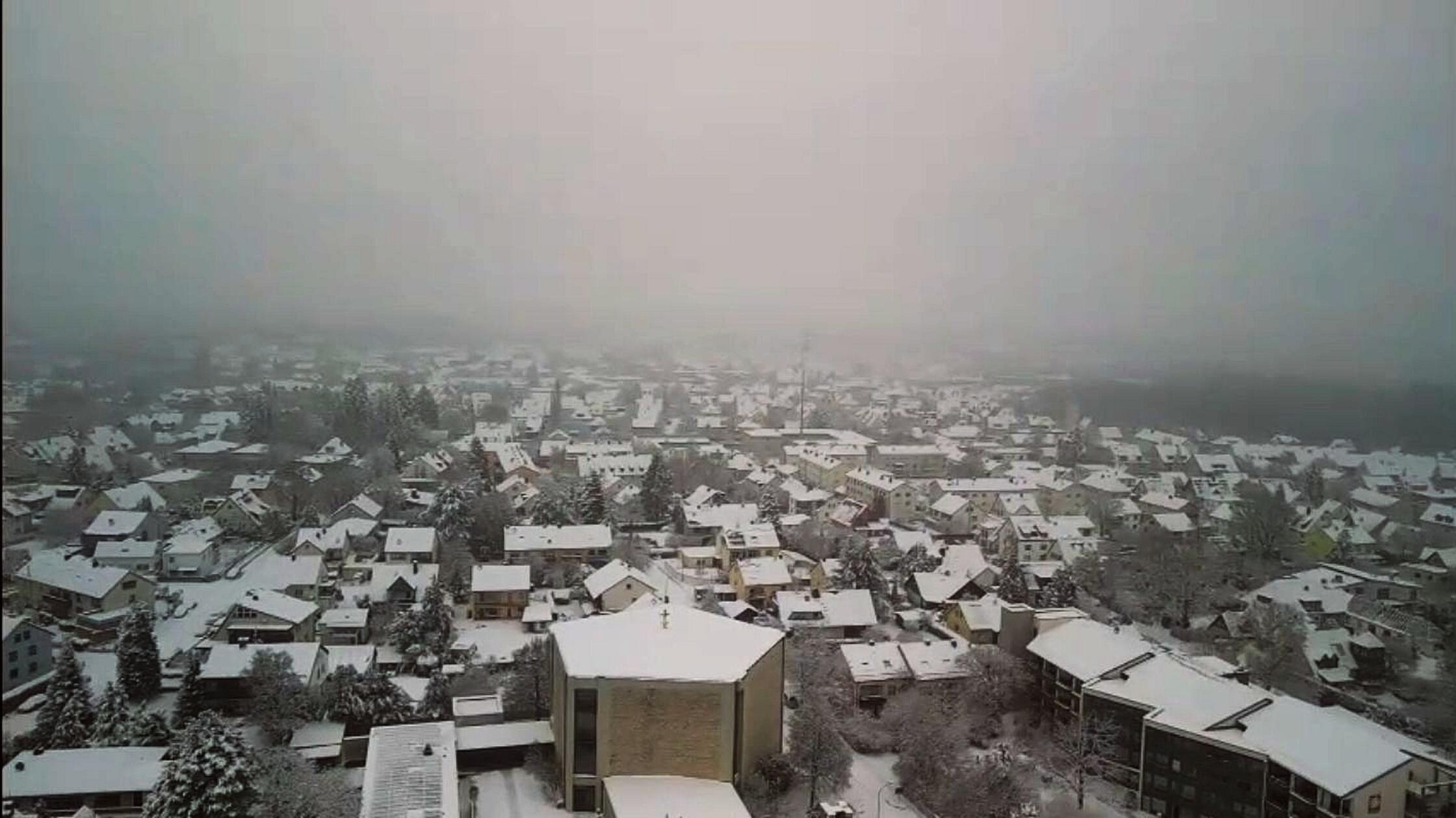 Das eingeschneite Schwabach aus der Vogelperspektive.