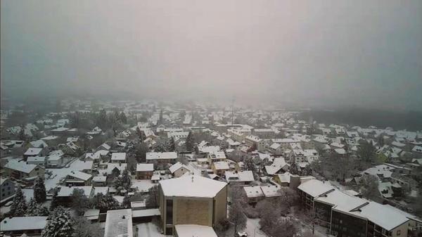 Das eingeschneite Schwabach aus der Vogelperspektive.